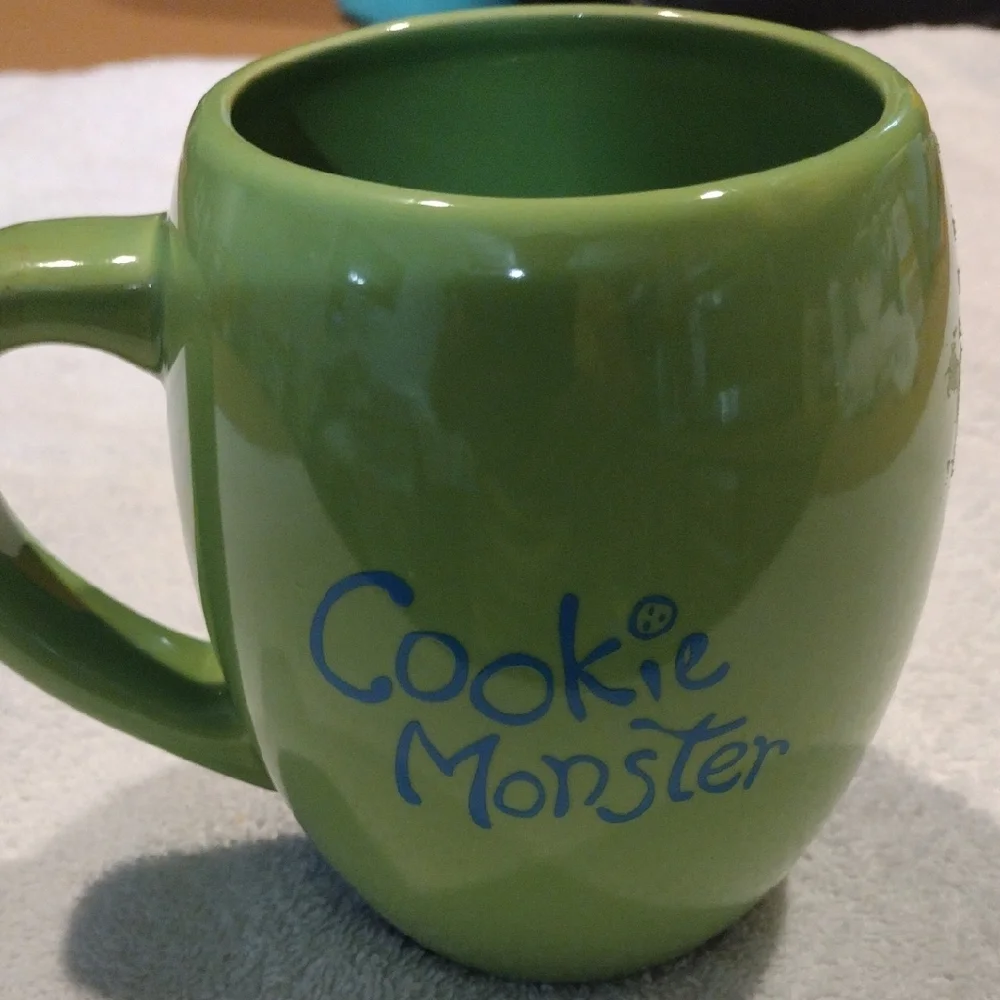 SeaWorld Cookie Monster Green and Blue Character Mug - Picture 3 of 4